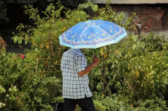 বাংলাদেশে ২০২৪ সালে গরমকাল দীর্ঘ হতে পারে বলে জানিয়েছেন আবহাওয়াবিদরা।