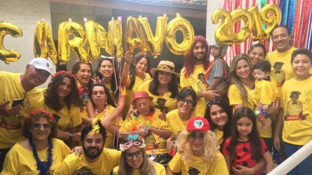 Carnavô: Teotonio Pires Ferreira seus parentes comemorando o carnaval