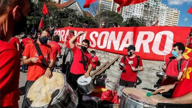 Bolsonaro karşıtları devlet başkanının azledilmesi talebiyle kitlesel gösteriler yapıyor