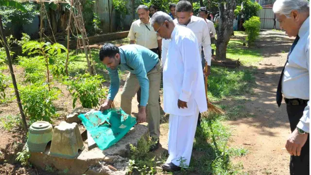 ඌව ආණ්ඩුකාරවරයාගේ කාර්යාල පරිශ්‍රයේ පැවති "පිරිසිදු කිරීමේ පැය"