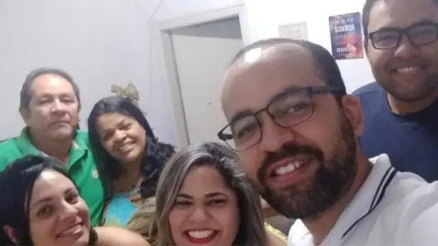 Pai e mãe de Igor, sua cunhada, irmã Korine, irmão Helder e Igor