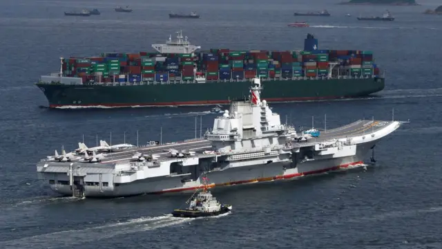 辽宁号进入维多利亚港（7/7/2017）