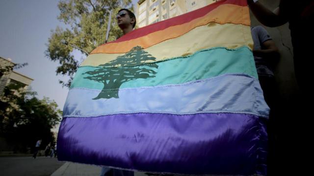 ناشط من جمعية "حلم" خلال تظاهرة في لبنان عام 2013