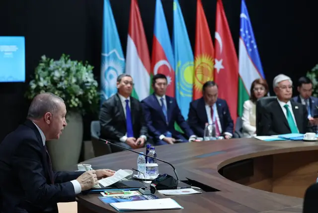 Erdoğan toplantıda konuşurken
