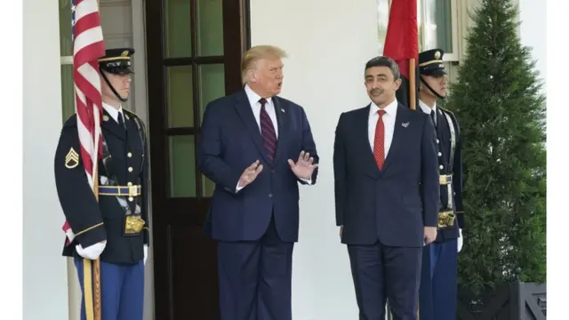 ترامب ووزير خارجية الإمارات