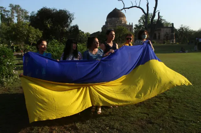 দিল্লিতে রুশ পররাষ্ট্রমন্ত্রীর সফরের প্রতিবাদ জানাচ্ছেন ইউক্রেনের কিছু নাগরিক