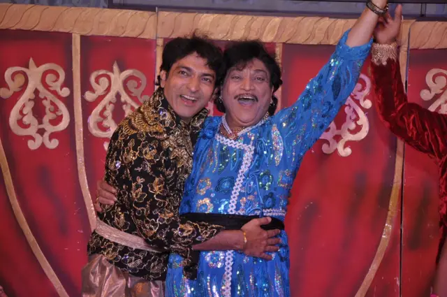 નરેશ કનોડિયા, મહેશ નરેશ, હિતુ કનોડિયા, ગુજરાતી સિનેમા, ચલચિત્ર, ગુજરાત, મેરૂ માલણ, તમે રે ચંપો ને અમે કેળ, ઢોલા મારૂ, હિરણને કાંઠે, ફિરઝ ઈરાની, હિતેનકુમાર, વિક્રમ ઠાકોર, સ્નેહલતા