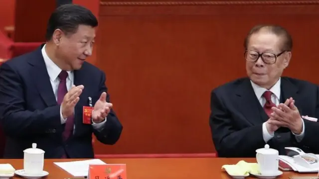 شی جین‌پینگ و جیانگ زمین، رهبر سابق چین