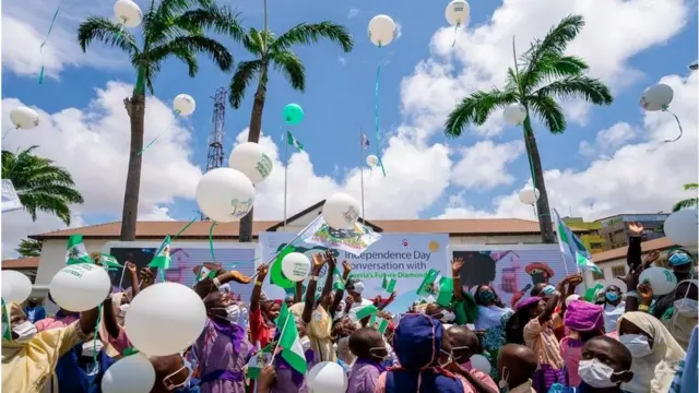 awọn ọmọde ni ile iba Eko