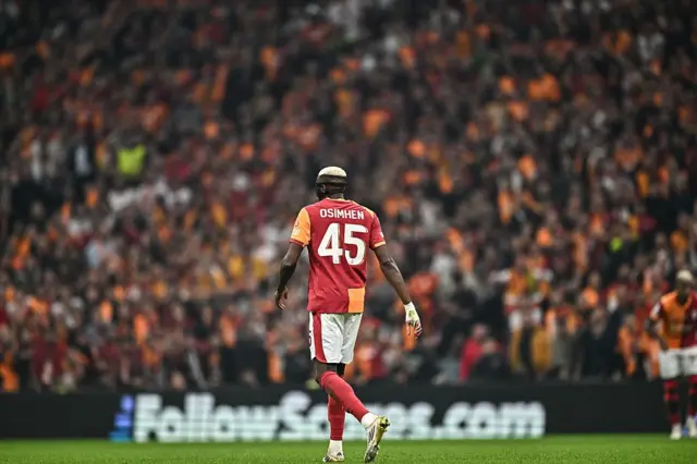 Victor Osimhen, joueur du Galatasaray, lors du match de la troisième journée de l'UEFA Champions League entre le Galatasaray et le Bodo/Glimt au RAMS Park d'Istanbul, en Turquie, le 22 octobre 2025.