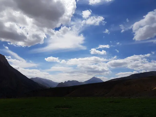 با آسمان چَه‌سَر