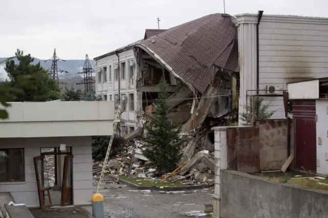 अज़रबैजान-आर्मीनिया की जंग