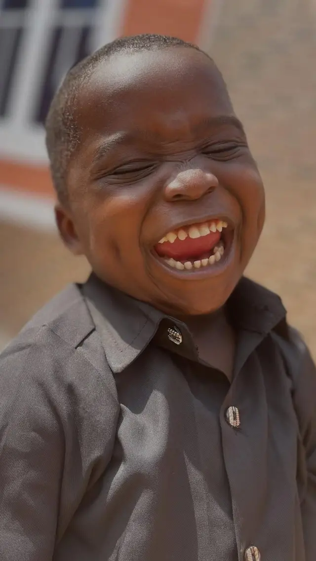 Somtochukwu Uwani ebe o yi efe ojii, ma na-achị ọchị