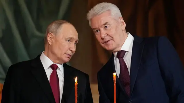 Vladimir Putin, predsednik Rusije (levo) i gradonačelnik Moskve Sergej Sobjanin (desno)