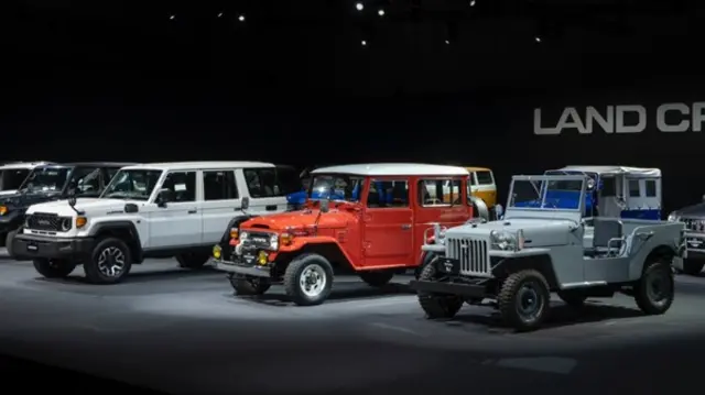 در مراسم رونمایی نسل جدید لندکروزر مدل‌های گذشته این ماشین هم نمایش داده شد