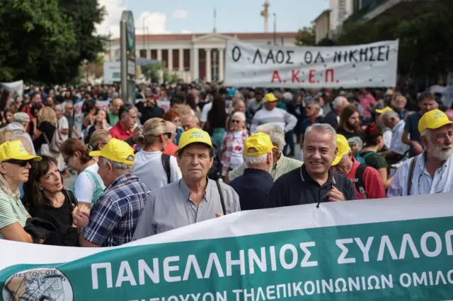 Jednodnevni štrajk radnika u Grčkoj zbog vladinog predloga da poslodavci mogu da produže radno vreme do 13 sati