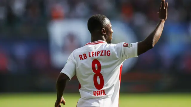 En voulant jouer le ballon, Keita a levé le pied au niveau du visage de Christoph Kramer.