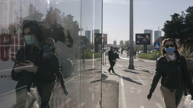 Kako bi se zaustavilo širenje korona virusa, putnički avioni više neće sletati na srpske aerodrome