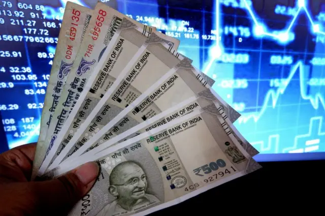 ચલણી નોટોની તસવીર