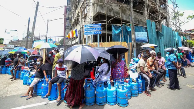 இலங்கை நெருக்கடி