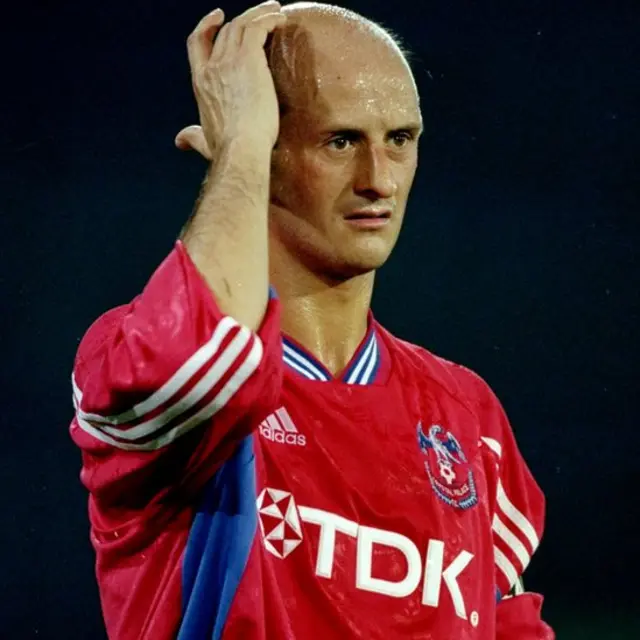 El italiano Attilio Lombardo tuvo que asumir el cargo de entrenador en el Crystal Palace con 32 años.