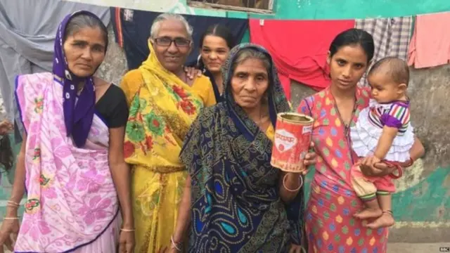 रोहितवासच्या रहिवाश्यांना हवीत घरं आणि पक्के संडास