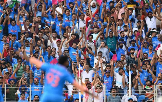 14 अक्टूबर को अहमदाबाद में खेले गए भारत-पाकिस्तान मैच में आए रिकार्ड दर्शक