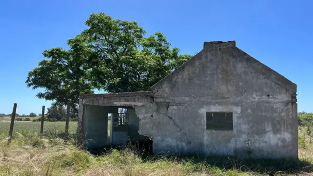 La casa donde Orsi pasó sus primeros años de vida, hoy abandonada.