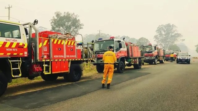 현장에 출동한 뉴 사우스 웨일스 소방대