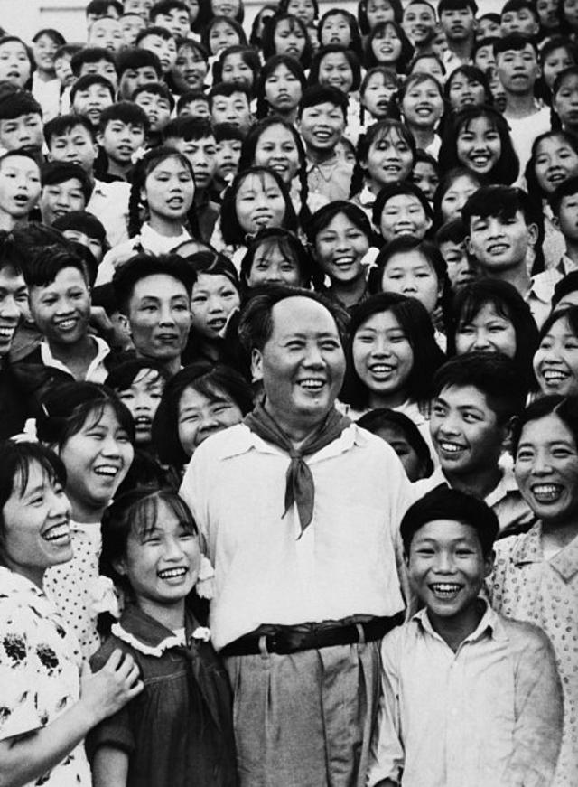 Chairman Mao Zedong with Chinese students in 1959