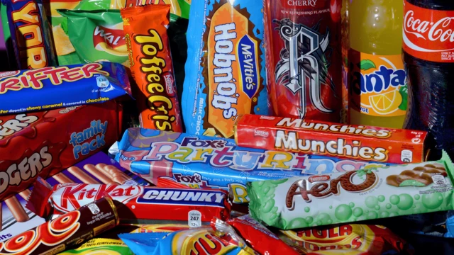 Paketli gıdalar, çikolatalar, şekerli içecekler.