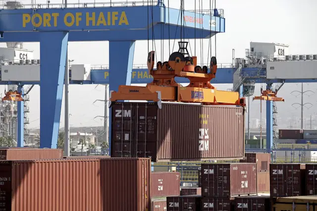 İsrail'in Hayfa limanındaki ZIM konteynerleri
