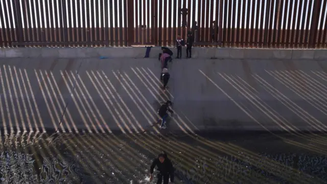 ਗ਼ੈਰ-ਦਸਤਾਵੇਜ਼ੀ ਪਰਵਾਸੀ