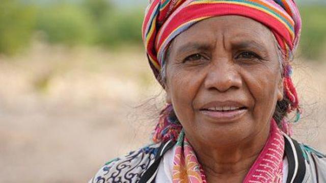 Aleta Kornelia Baun maju sebagai satu-satunya utusan masyarakat adat Tiga Batu Tungku di Kabupaten Timor Tengah Selatan, Nusa Tenggara Timur (NTT).