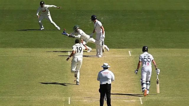 அலெக்ஸ் கேரி - விக்கெட் கீப்பிங்