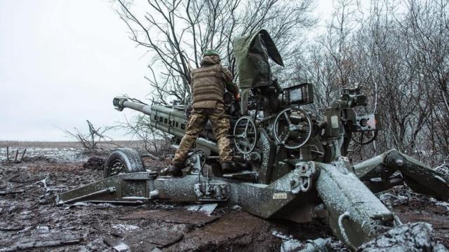 Украинский артиллерист под Соледаром