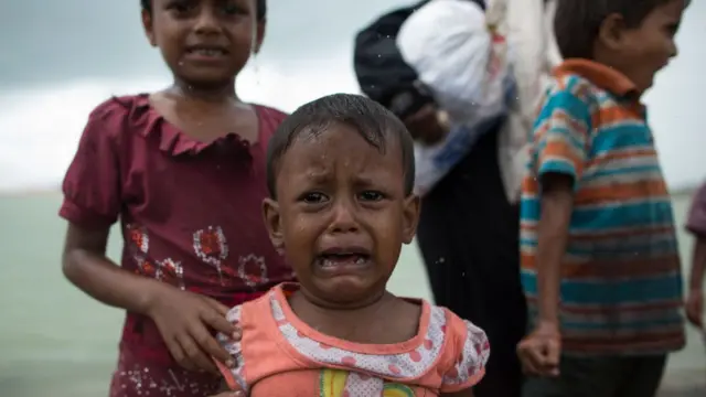 வங்கதேசத்தில் உள்ள அகதிகள் முகாம் ஒன்றில் உள்ள ஒரு ரோஹிஞ்சா குழந்தை.