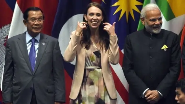 कंबोडियाई प्रधानमंत्री हुन सेन, न्यूज़ीलैंड की प्रधानमंत्री जेसिंडा अडर्न और भारतीय प्रधानमंत्री नरेंद्र मोदी RCEP की सिंगापुर में आयोजित बैठक में