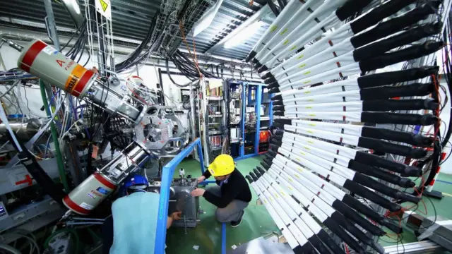 அணு துகள் அறிவியல்