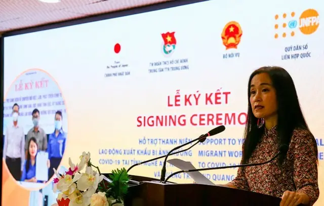 Bà Naomi Kitahara, Trưởng Đại diện Quỹ Dân số Liên Hợp Quốc tại Việt Nam tại lễ ký