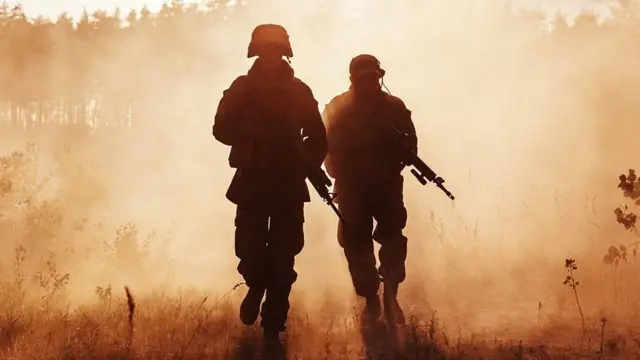 ஜம்மு காஷ்மீர்: என்ன நடக்கிறது அங்கே?- 10 தகவல்கள்