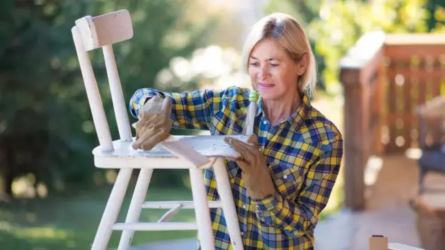 Memperbaiki barang rusak