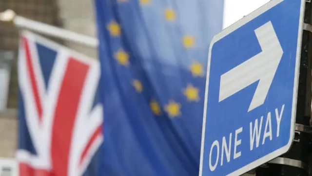 Ókólótó ndí mba 'UK' na nke ndị Iropịan Yunịọn