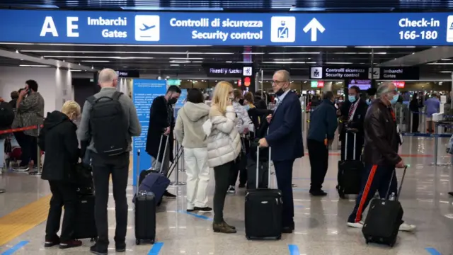 বিমান যাত্রী।