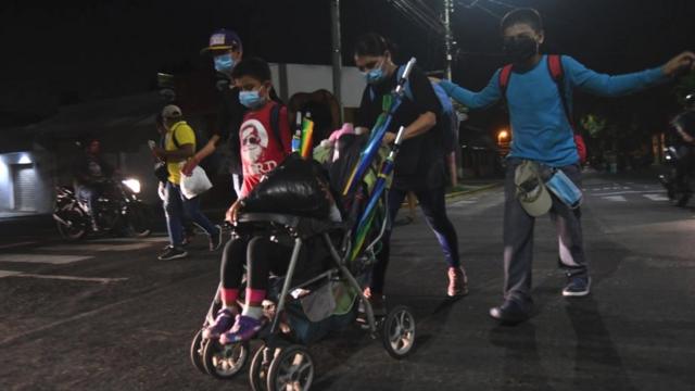 La primera caravana de migrantes en tiempos de coronavirus se