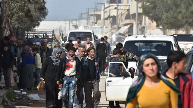 Türkiye'nin YPG'ye yönelik Afrin operasyonu sırasında çatışmalardan kaçarak Tel Rıfat'a giden göçmenler - Mart 2018