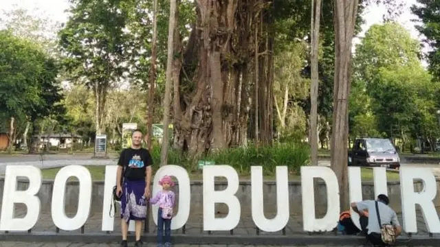 Jakub Fabian Skrzypzki adalah turis yang senang berkelala kemana-mana, kata pengacaranya.