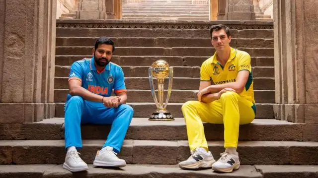 ফাইনালের মঞ্চ প্রস্তুত আর কিছুক্ষণের মধ্যেই অস্ট্রেলিয়া ও ভারত মাঠে নামবে আহমেদাবাদের বিশাল এক স্টেডিয়ামে।