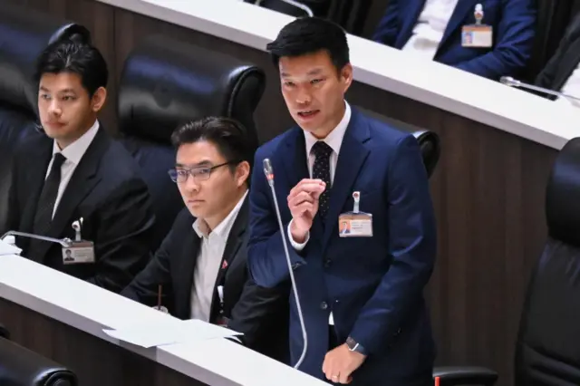 นายณัฐพงษ์ เรืองปัญญาวุฒิ หัวหน้าพรรคประชาชน