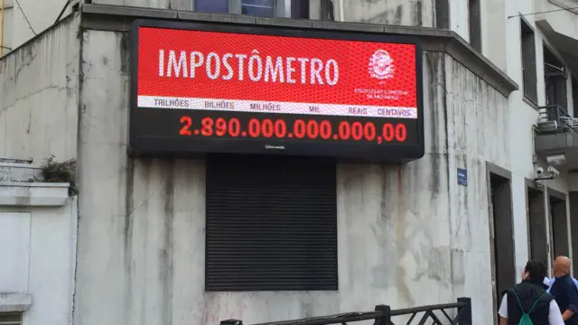 Painel do Impostômetro no centro de São Paulo